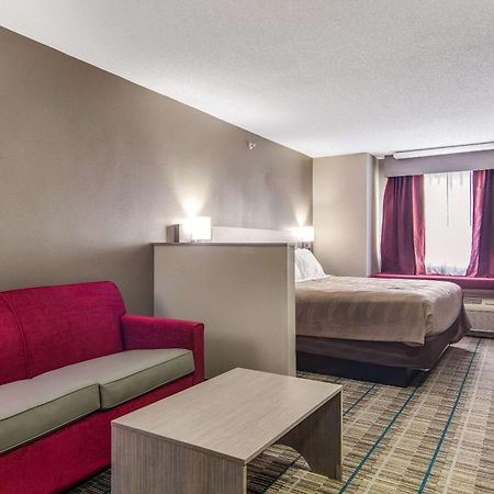 Quality Inn & Suites Grove City-Outlet Mall エクステリア 写真