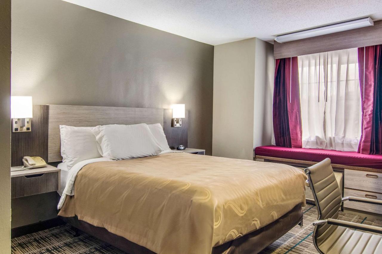 Quality Inn & Suites Grove City-Outlet Mall エクステリア 写真
