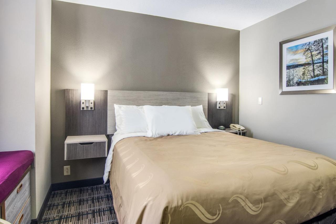 Quality Inn & Suites Grove City-Outlet Mall エクステリア 写真