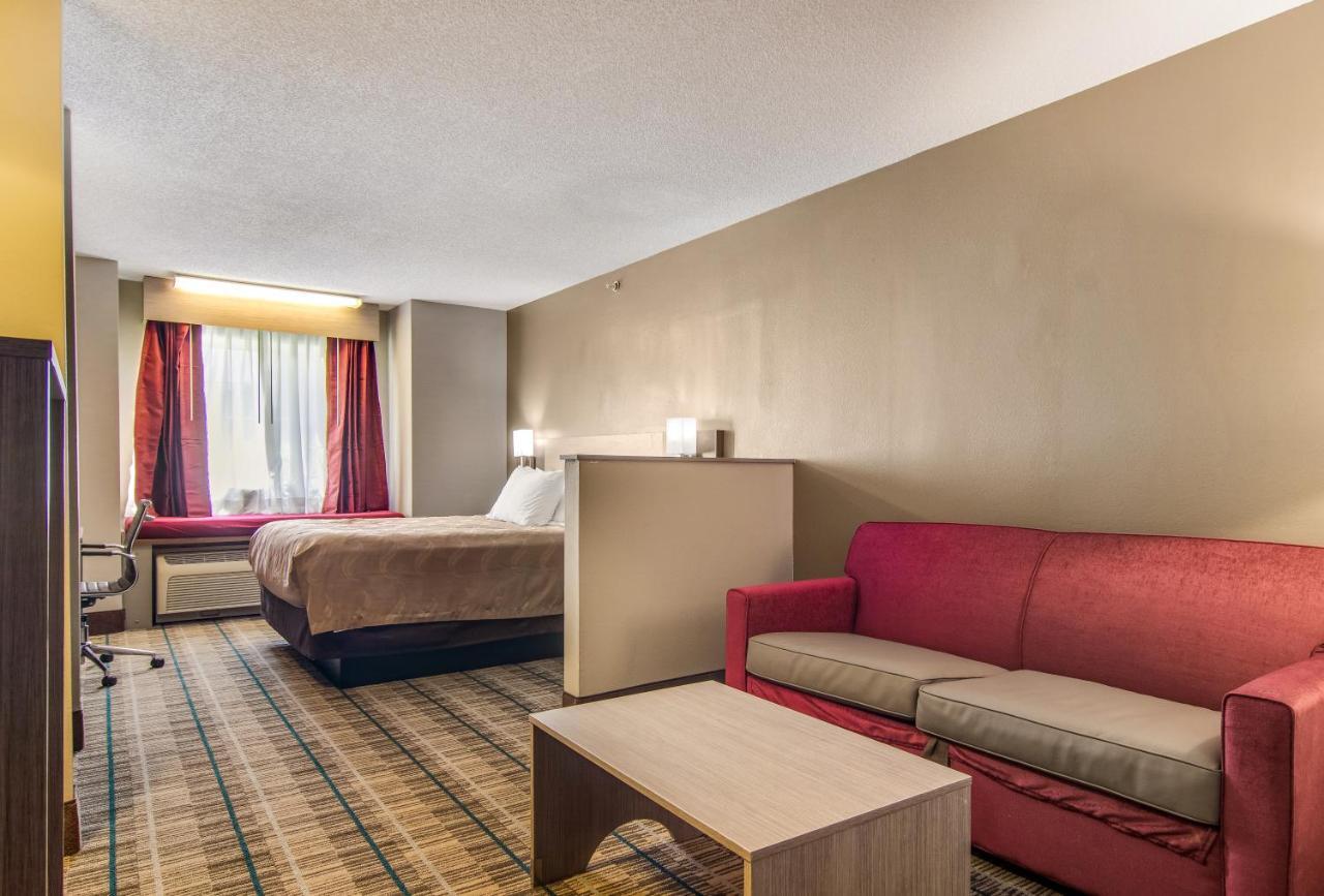 Quality Inn & Suites Grove City-Outlet Mall エクステリア 写真