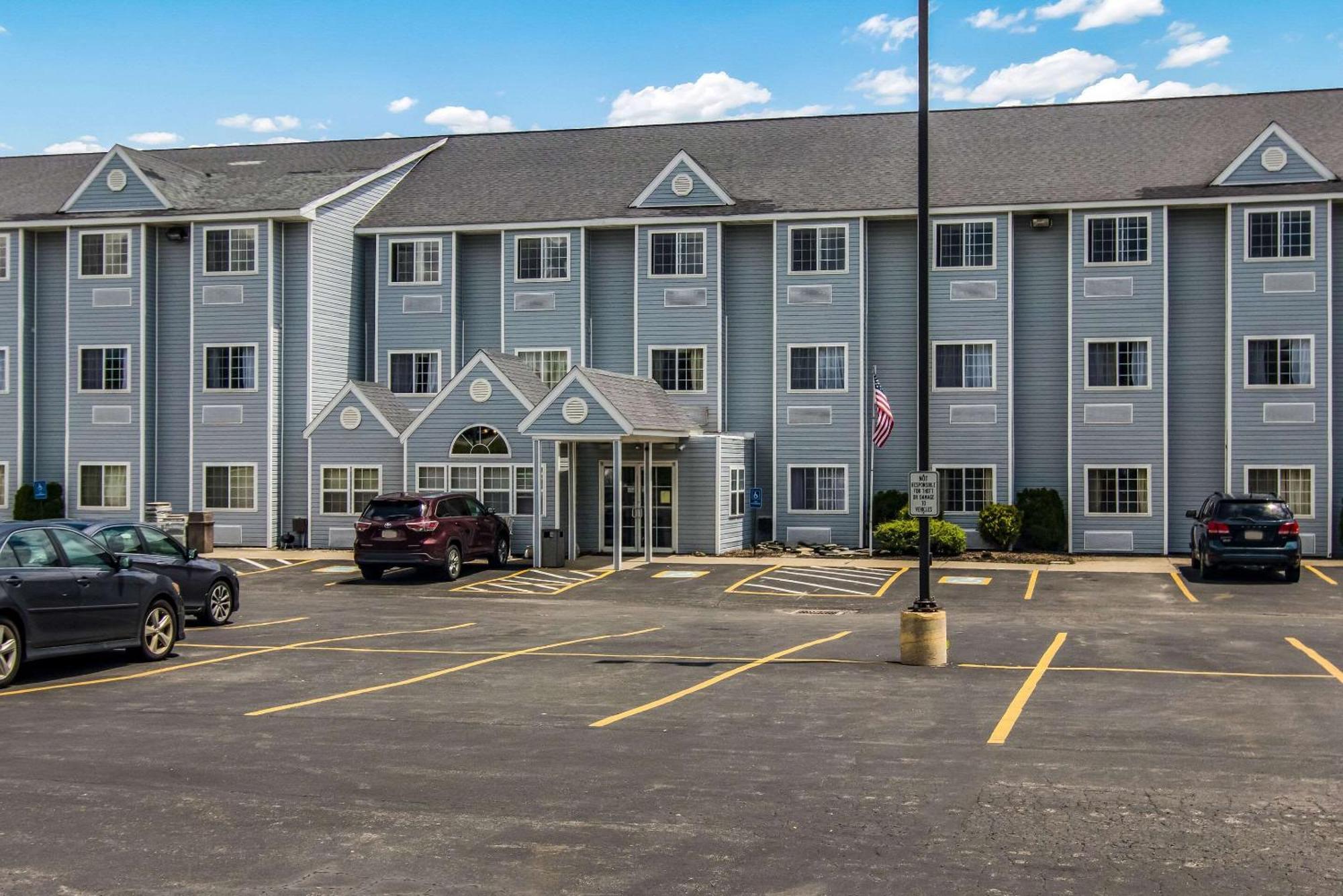 Quality Inn & Suites Grove City-Outlet Mall エクステリア 写真