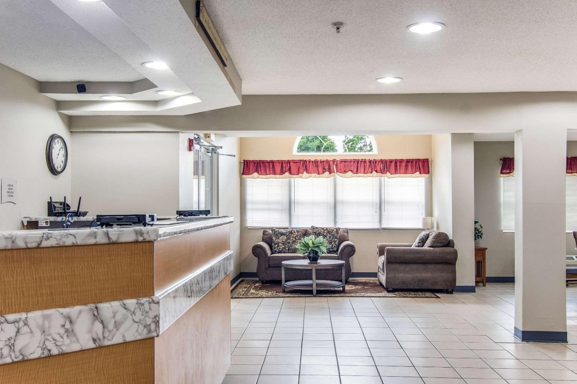 Quality Inn & Suites Grove City-Outlet Mall エクステリア 写真